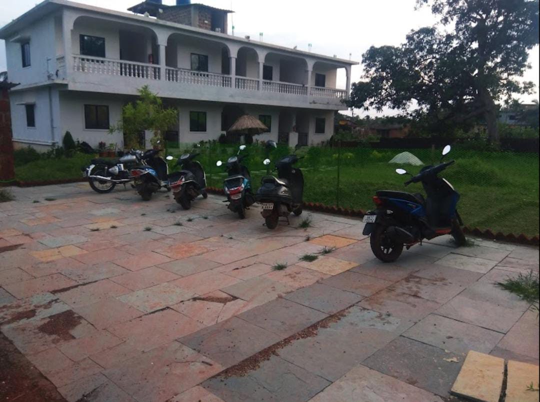 White Tree Resort,Arambol,2 star