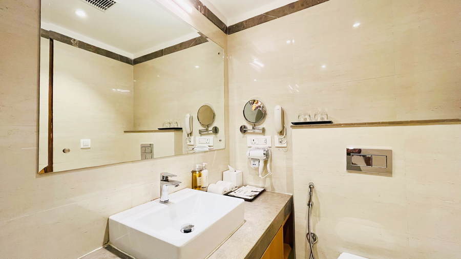 nemesia city center sector 29