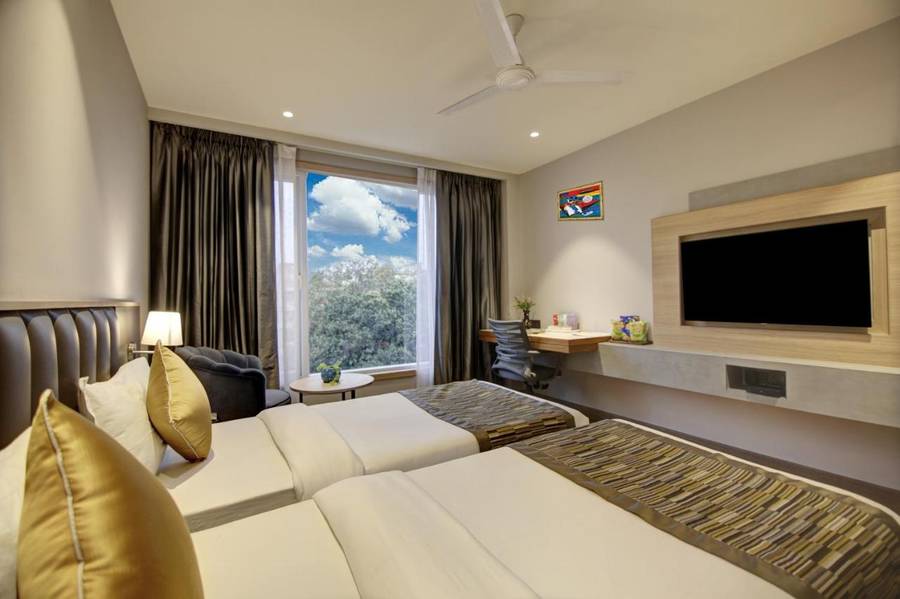 Hotel East Park Inn,Karolbagh,3 star