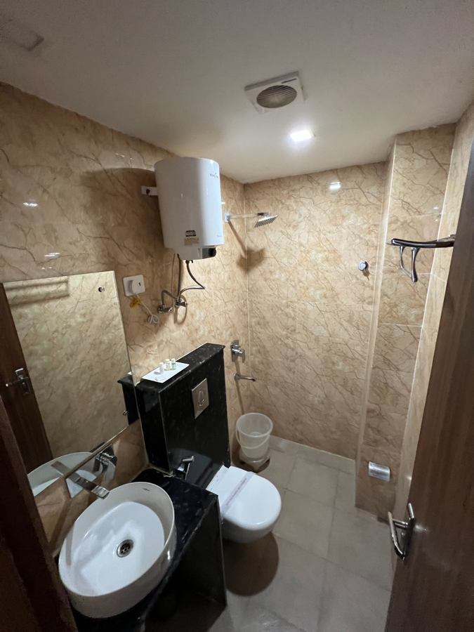 the royal inn igi mahipalpur