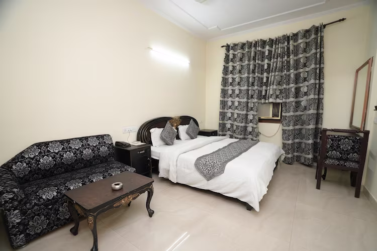 hotel silver arc
