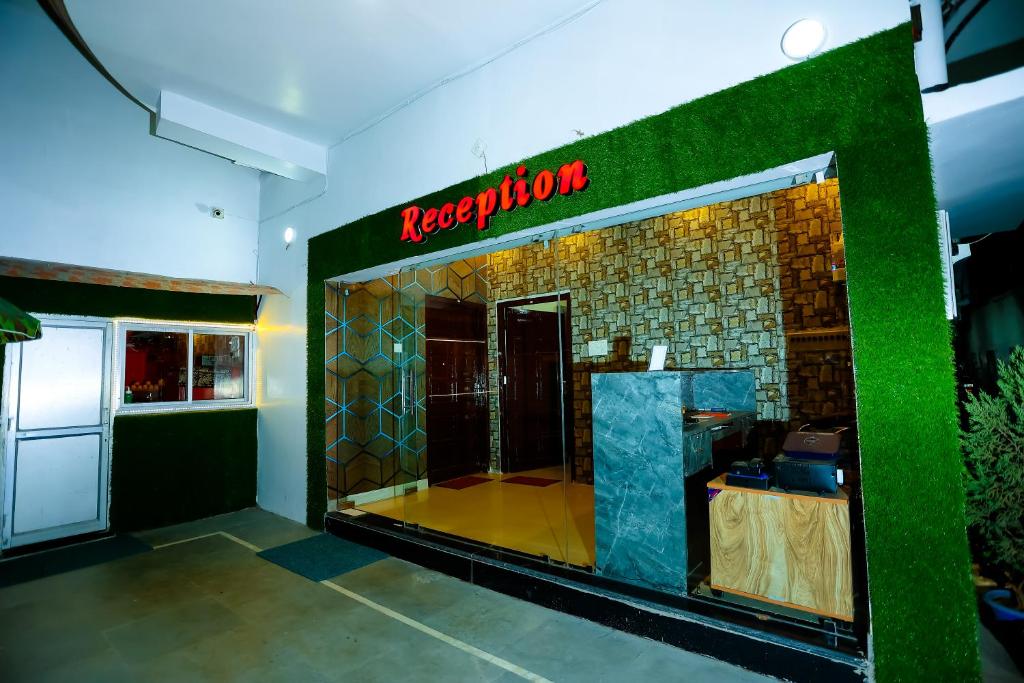 Hotel Virasat Retreat,Kankarbagh,4 star