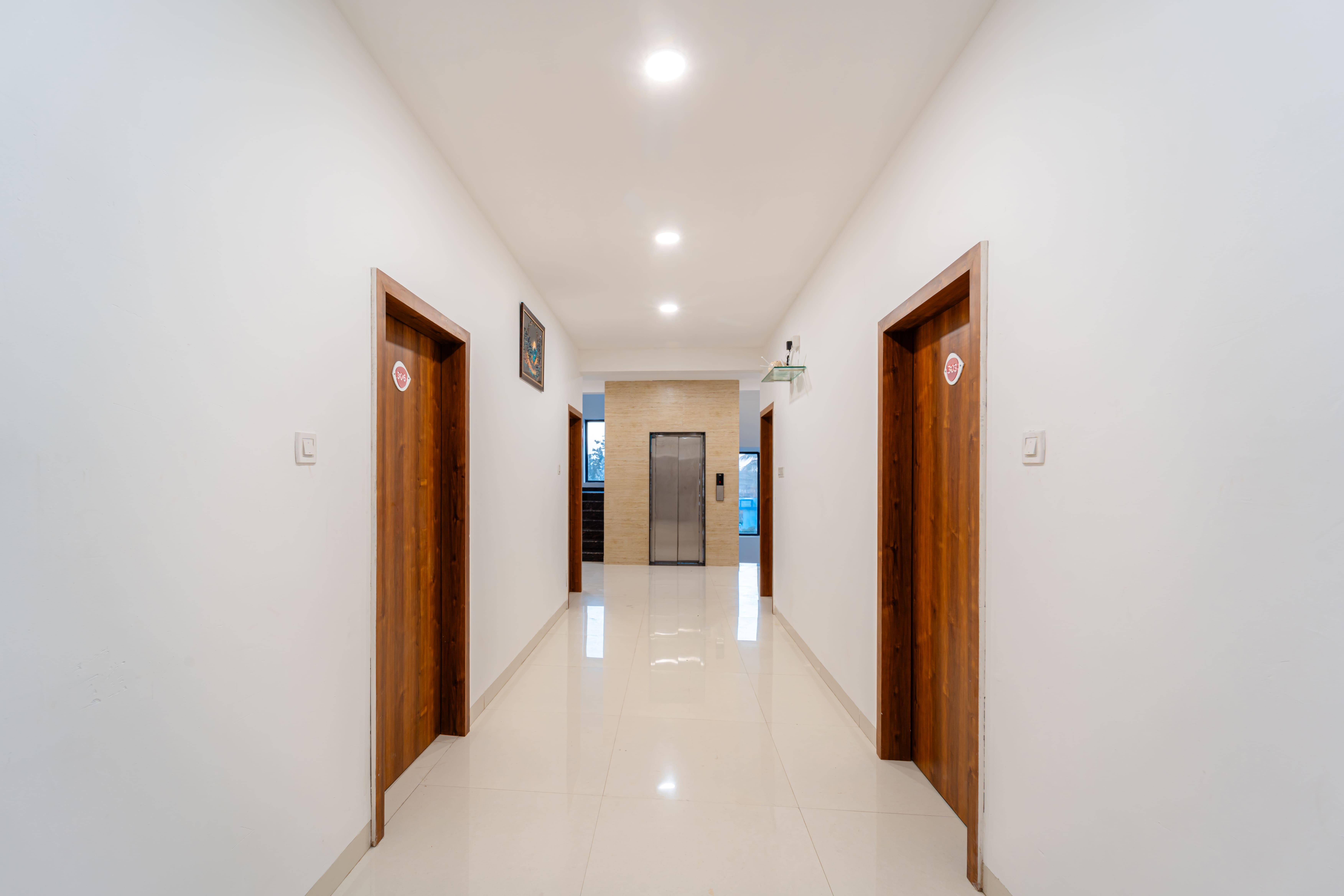 Treebo Pure Earth Stay, Vijay Nagar,Sukhlia,3 star