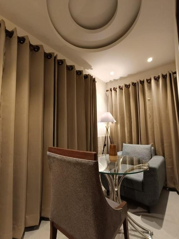 hotel monsoon palace