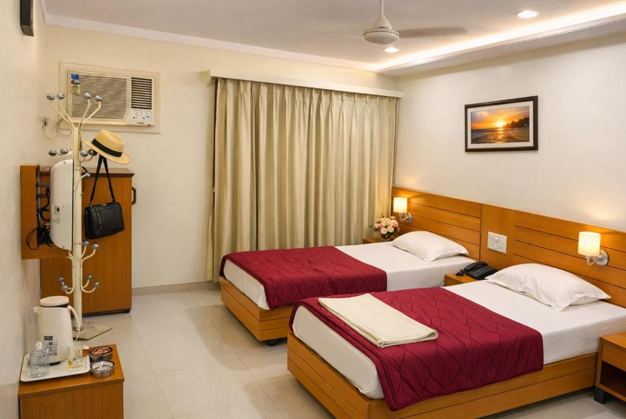 Hotel Sarita,Near Delhi Gate, Surat,3 star