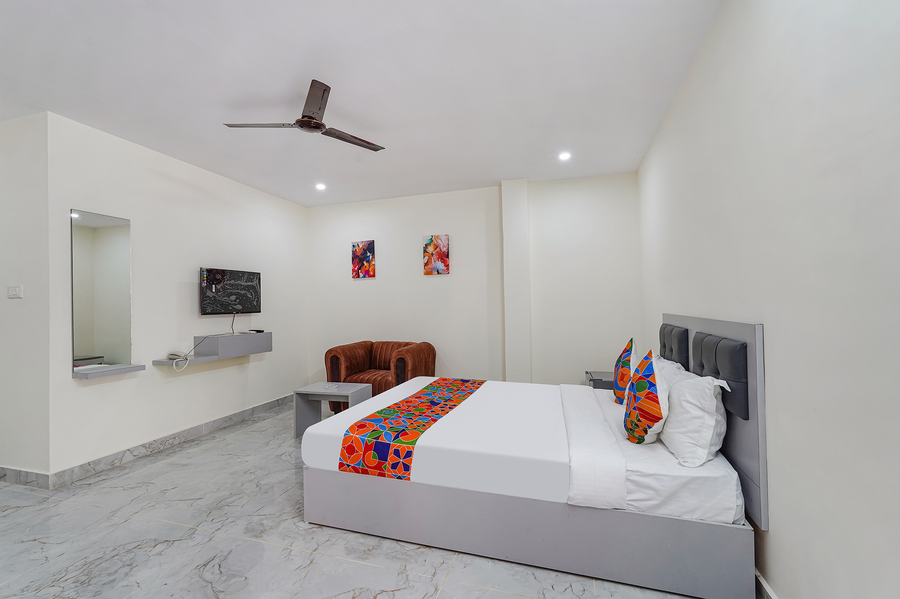 fabhotel ivory pearl