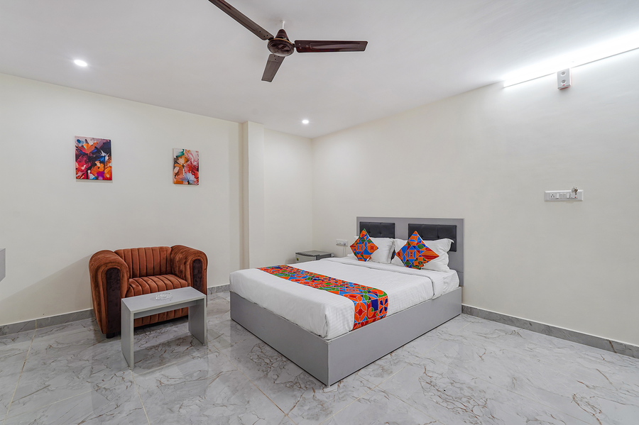 fabhotel ivory pearl