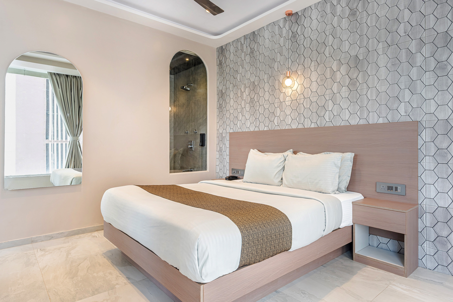 hotel aura malad near link road