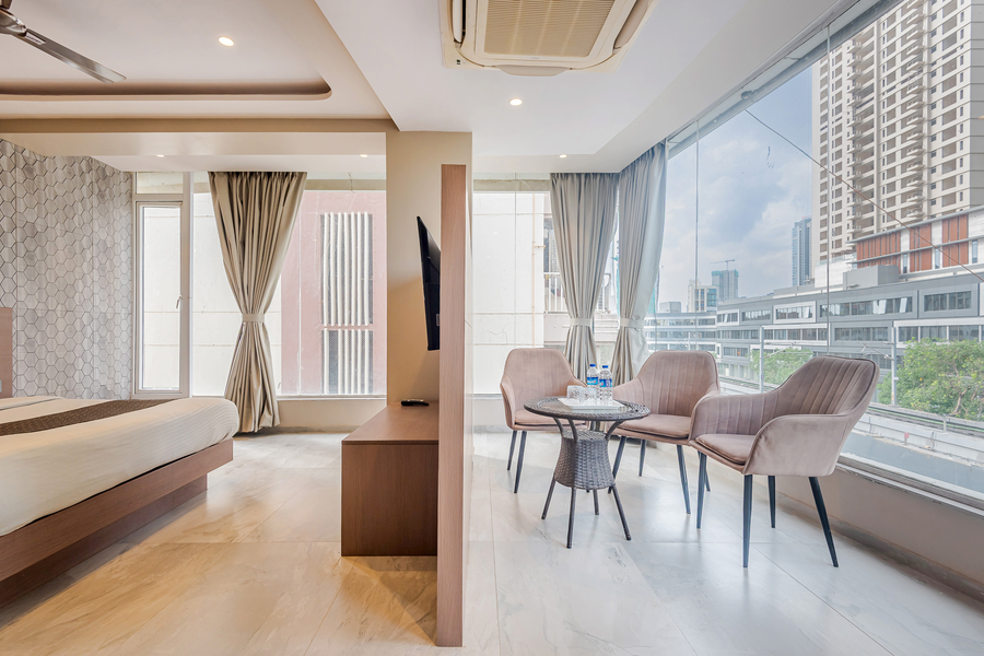 hotel aura malad near link road