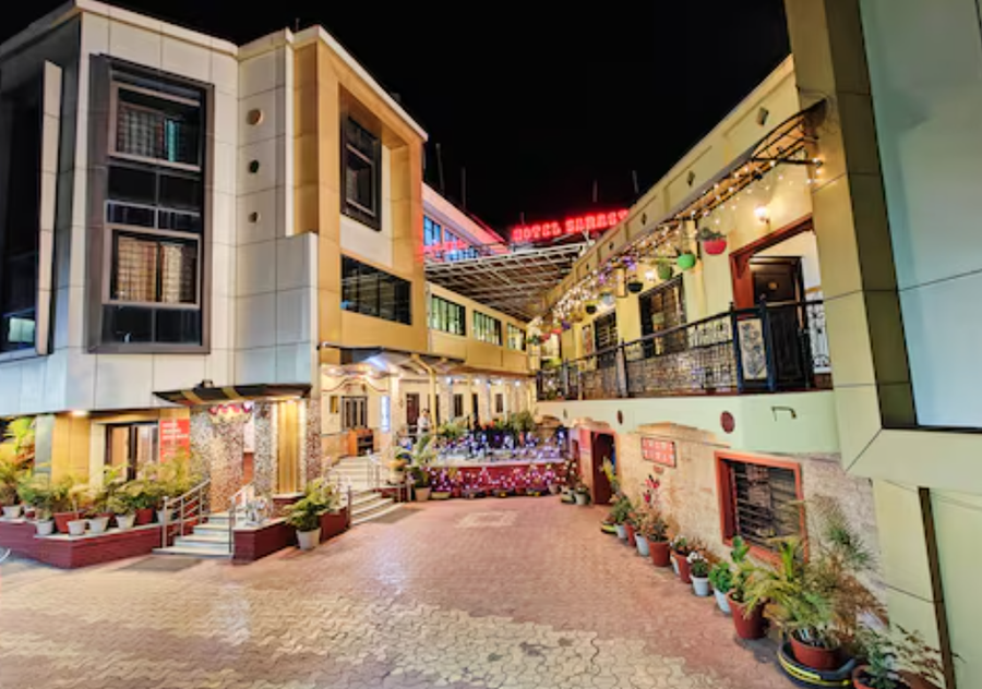 Hotel Saraswati  Pure Vegetarian,Near Mount Abu Bus Stand,3 star