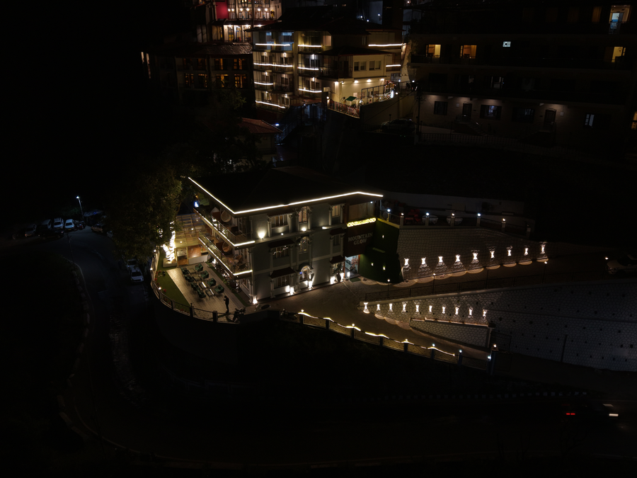 Hotel Nuri's Mountain Glow,Mall Rd,4 star