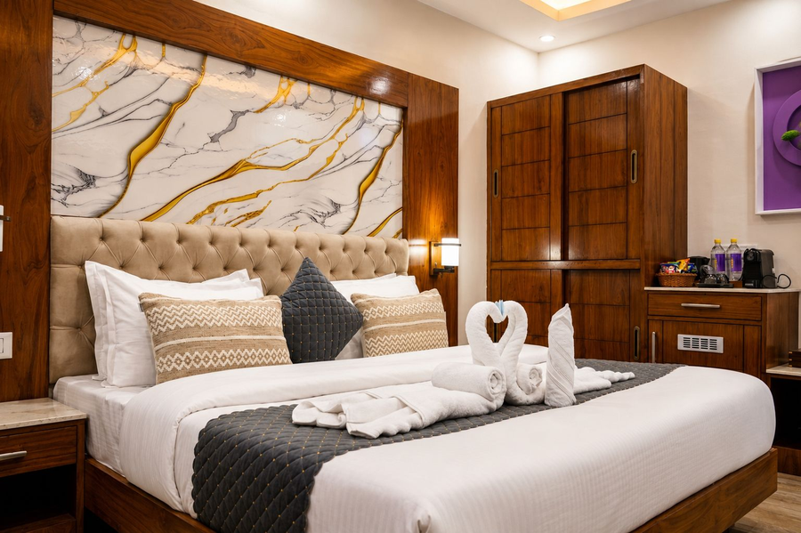 hotel nuris mountain glow