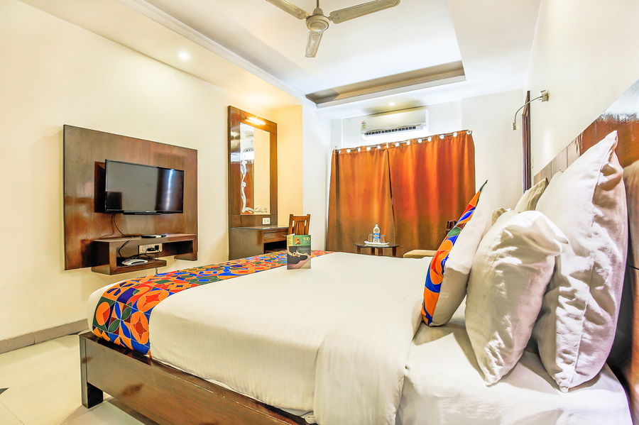 fabhotel tipsyy inn suites
