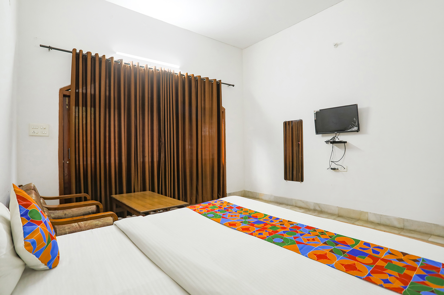 Fabexpress Prashansa Palace,Varanasi Railway Junction,3 star