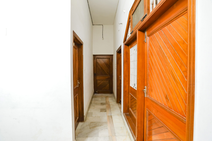 Fabexpress Prashansa Palace,Varanasi Railway Junction,3 star