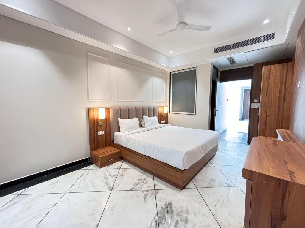 Hotel Saaj Mansion,Gopalpura Bypass,3 star