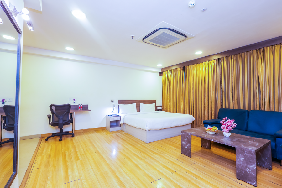 hotel hyphen noida
