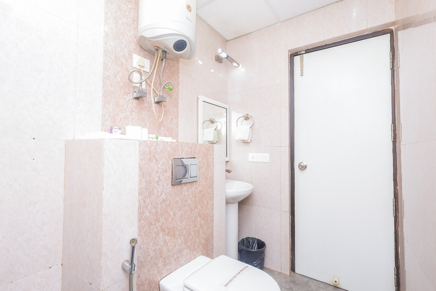 hotel hyphen noida