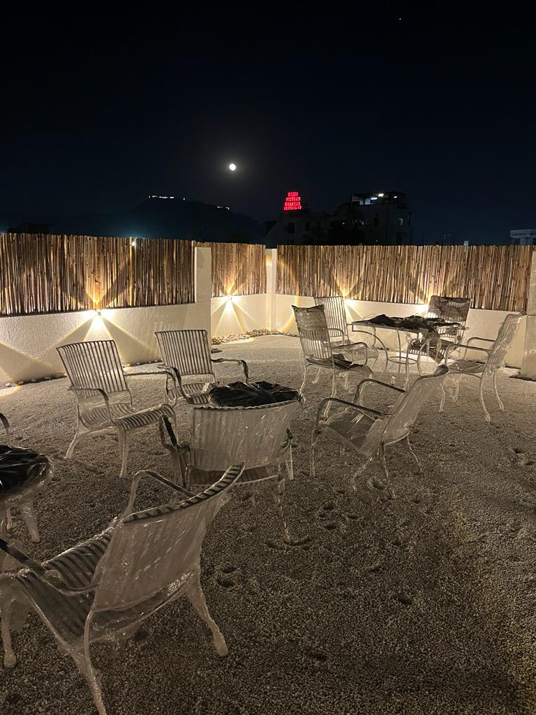 Ohh Hostler,Bani Park,3 star