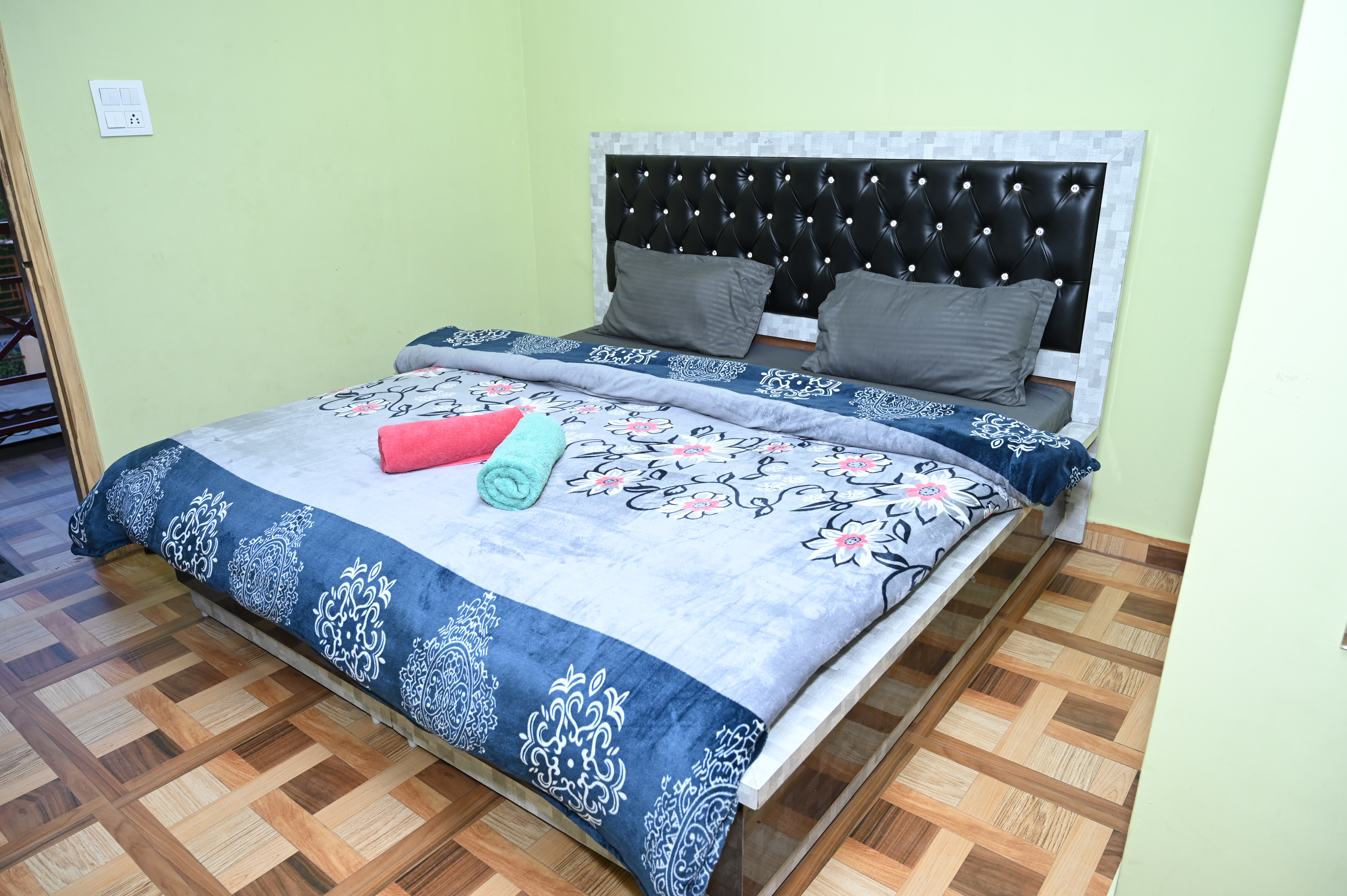 morning breeze homestay kanatal