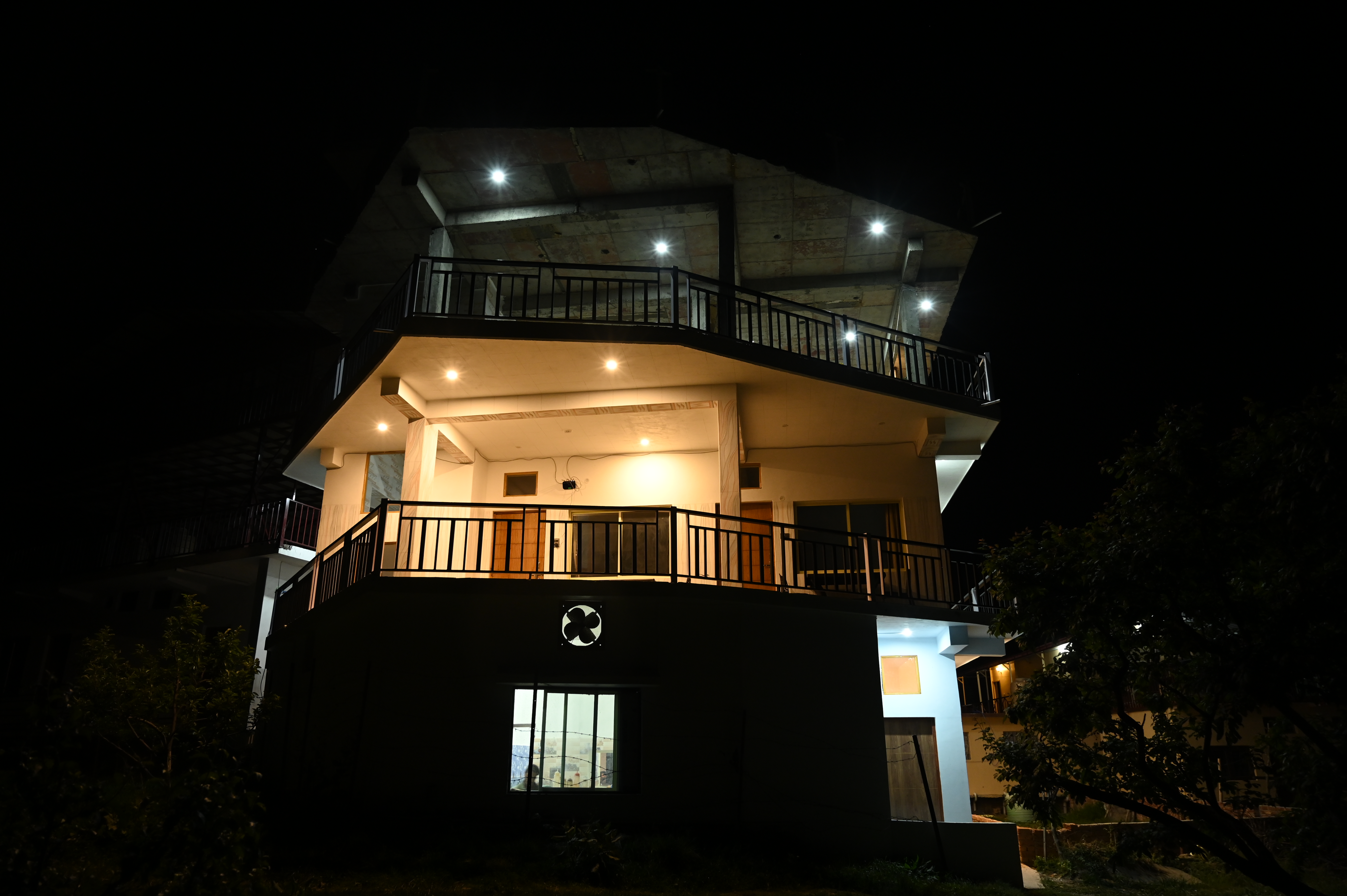 Morning Breeze Homestay Kanatal,Tehri Range,3 star