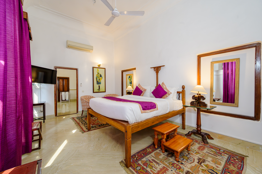 neemranas baradari palace