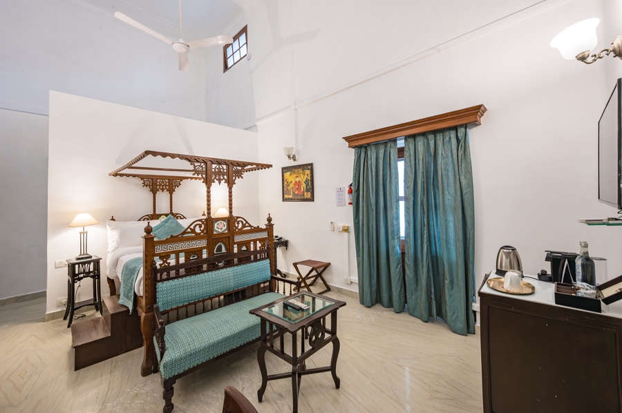 neemranas baradari palace