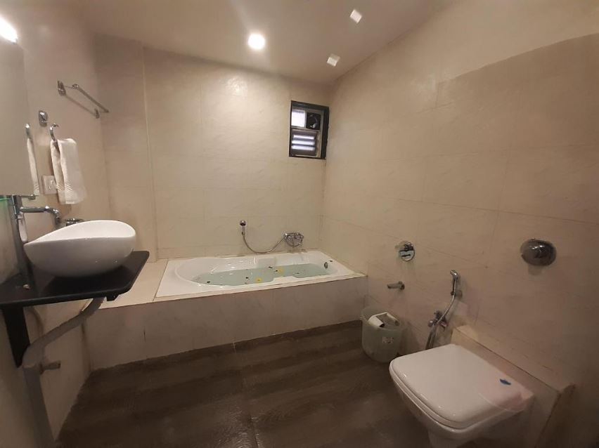 berry fresh stays mahabaleshwar with pool