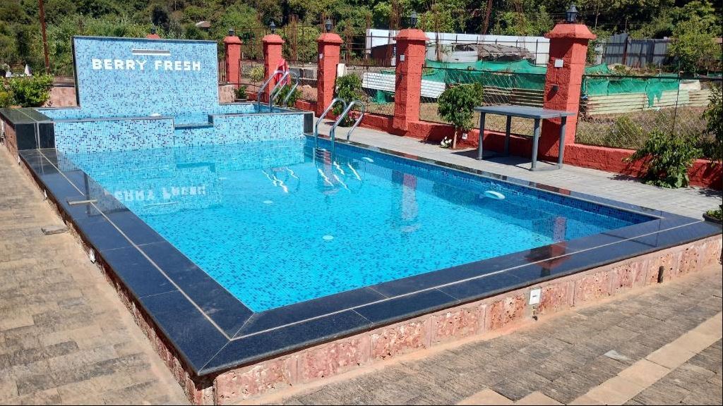 berry fresh stays mahabaleshwar with pool