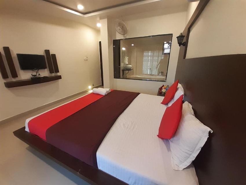 berry fresh stays mahabaleshwar with pool