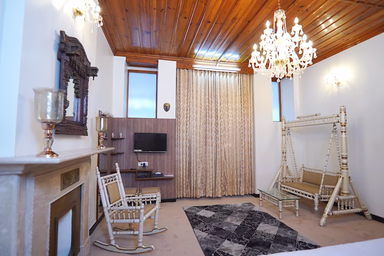 The Edgeworth,Chotta Shimla,3 star