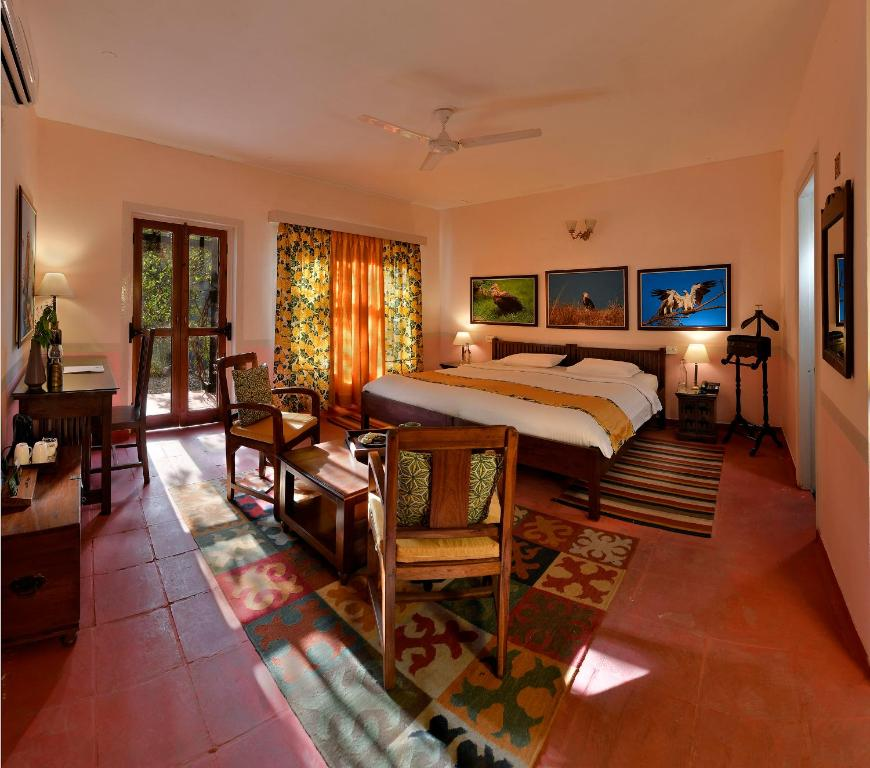 Neemrana's Glasshouse On The Ganges,Shivpuri,4 star