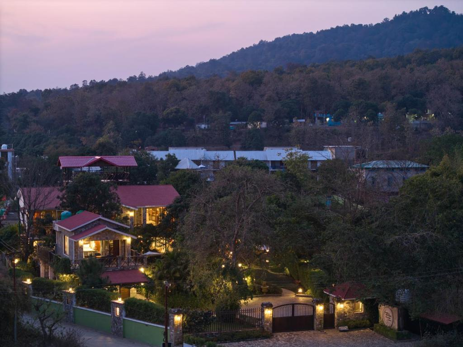 Tree Of Life Vanvilas River Edge, Corbett,Kiari Kham, Jim Corbett ,4 star