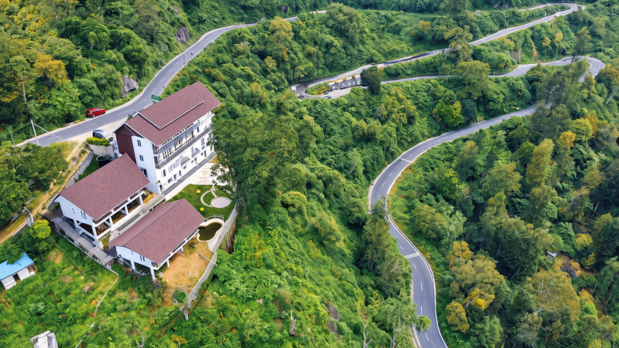 Chill Berg Resort,Ramakkalmedu>>Munnar,3 star