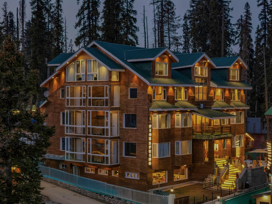 Pine Spring Resort Gulmarg,Near Main Gulmarg Market,4 star