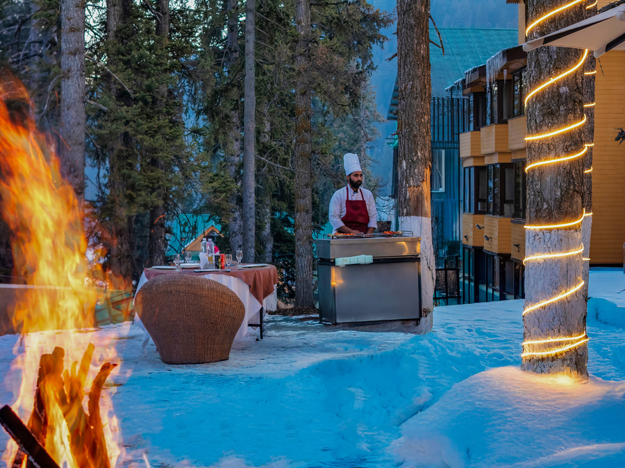 Pine Spring Resort Gulmarg,Near Main Gulmarg Market,4 star