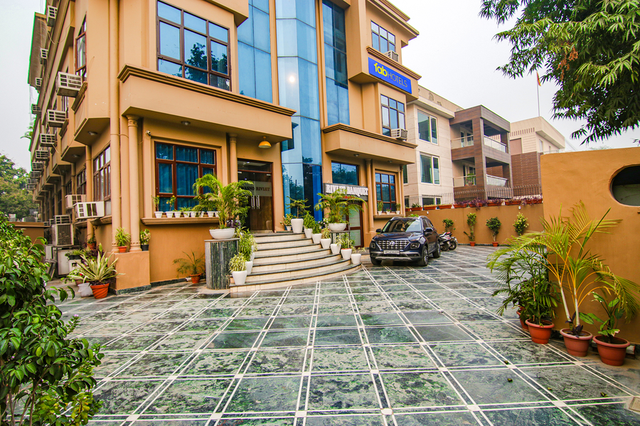 Fabhotel Prime The Rivlet Mg Road,DLF PHASE 2,3 star