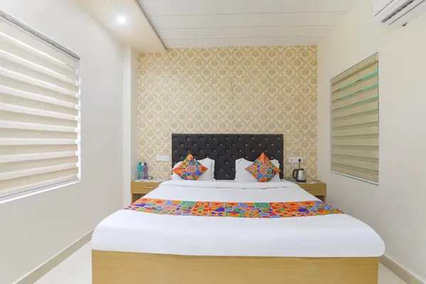 Fabhotel Us Inn,Sarnath,3 star