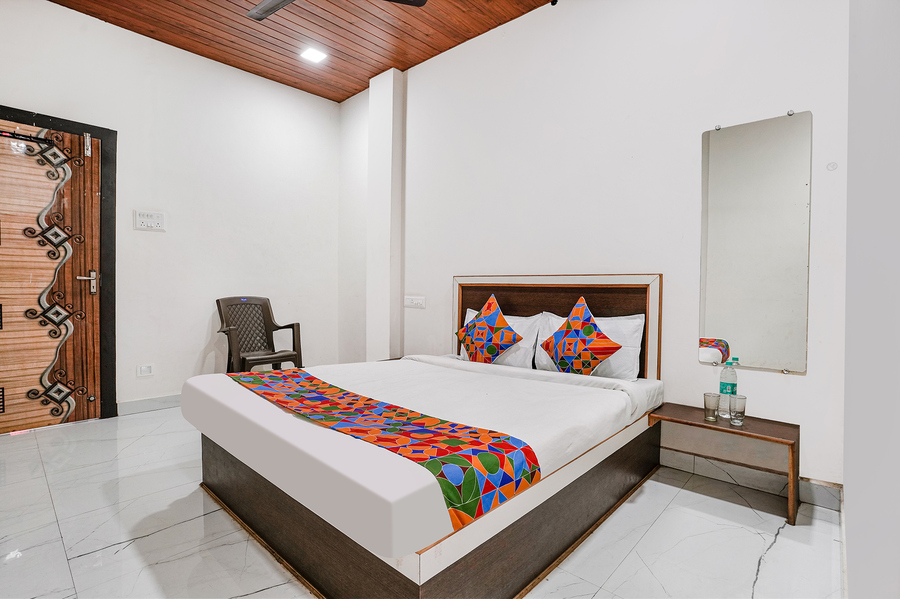 hotel sai lodging i