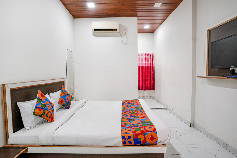 hotel sai lodging i