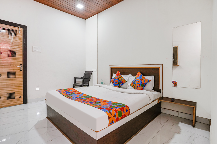 Fabexpress Sai Lodging I,NASHIK ROAD,3 star
