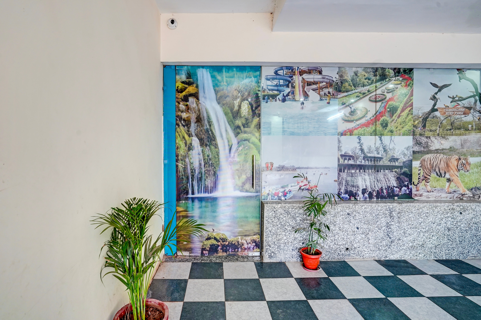 hotel o sector 52 chandigarh isbt road formerly hari residency