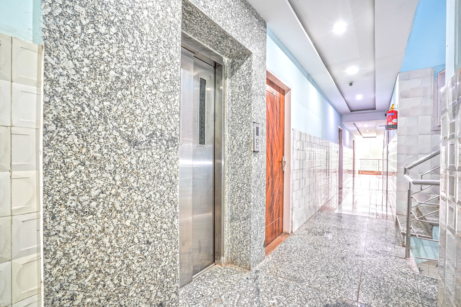 hotel o sector 52 chandigarh isbt road formerly hari residency