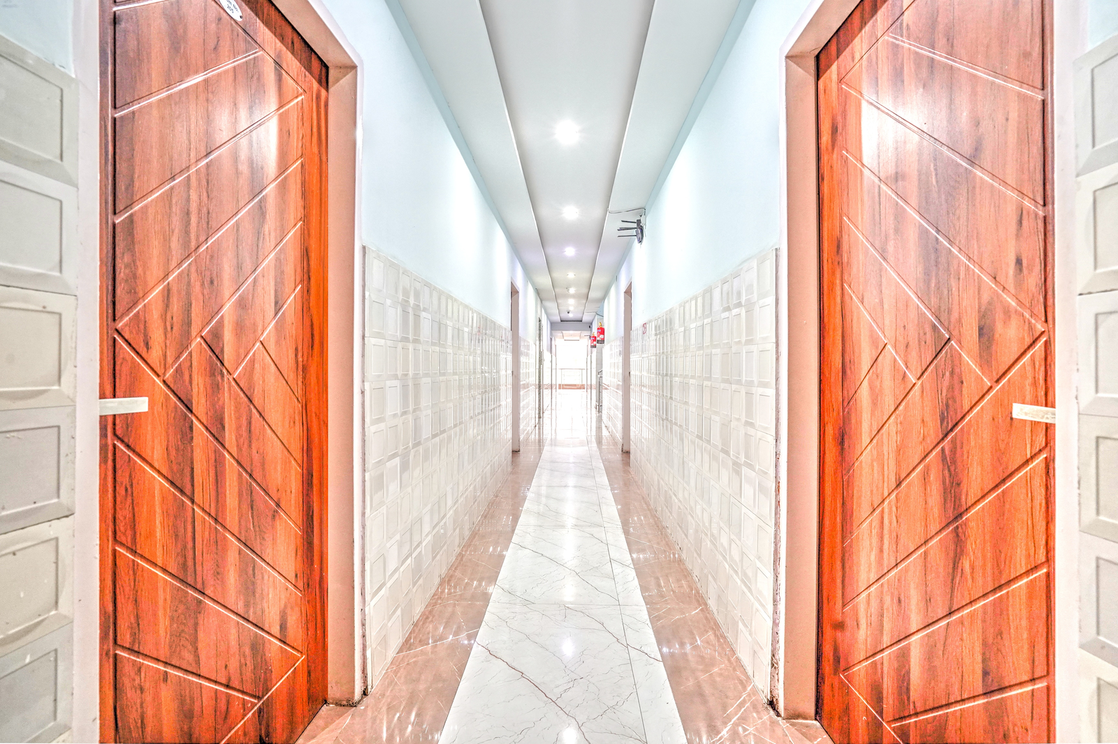 hotel o sector 52 chandigarh isbt road formerly hari residency