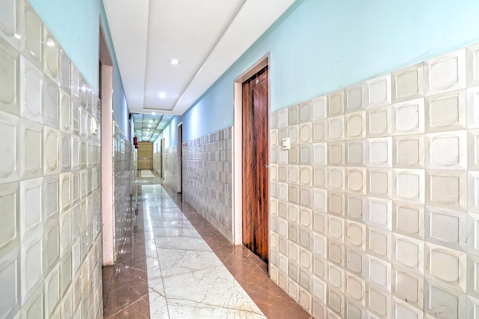 hotel o sector 52 chandigarh isbt road formerly hari residency