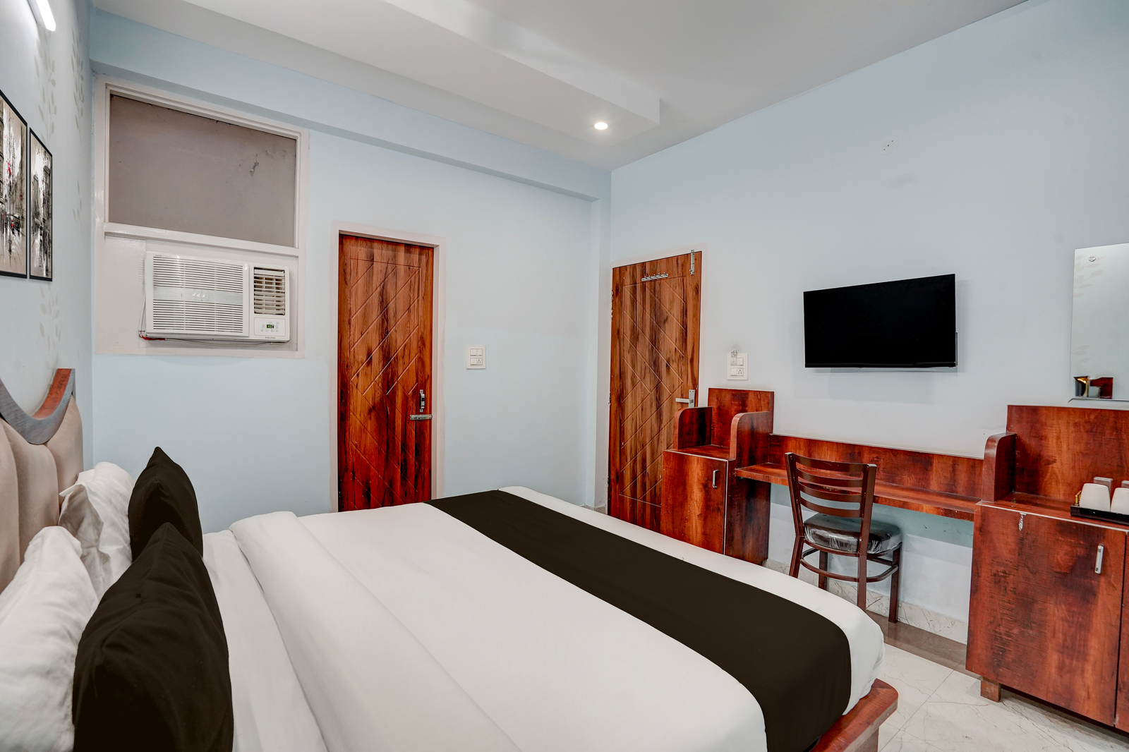 hotel o sector 52 chandigarh isbt road formerly hari residency