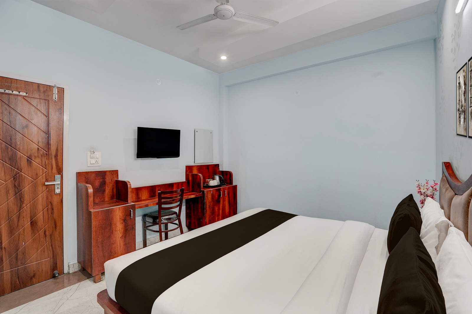 hotel o sector 52 chandigarh isbt road formerly hari residency