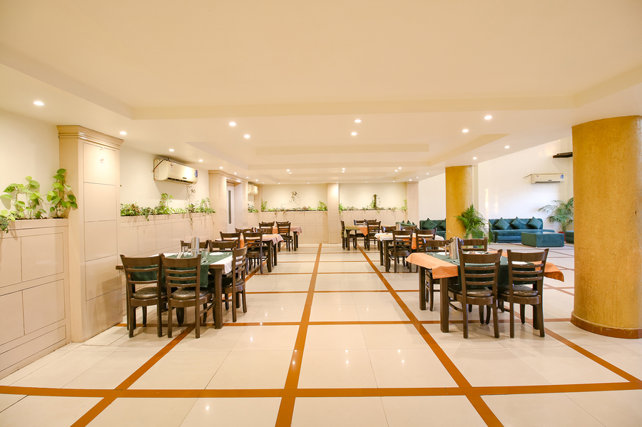fabhotel neena palace