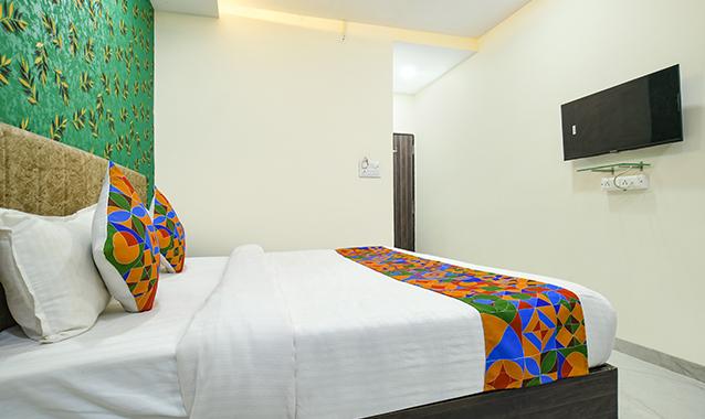 Fabexpress Dev Shree Palace,KHAJRANA,3 star