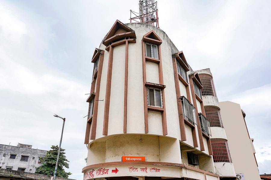 Fabexpress Sai Lodging,NASHIK ROAD RAILWAY STATION,2 star